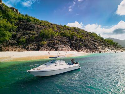 One Love Boat Charter